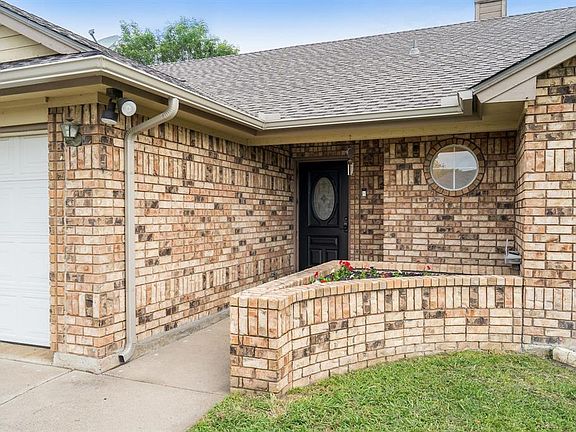 3rd image of 6343 N Park Dr