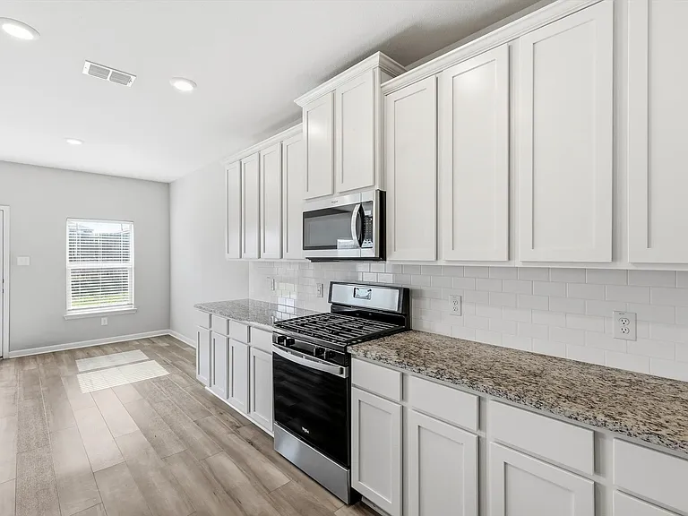 2105 Yarbrough Dr — Photo 10