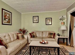 213 7th St, Harrison, NJ 07029