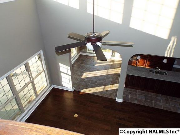 4th image of 207 Woodgrove Dr NW