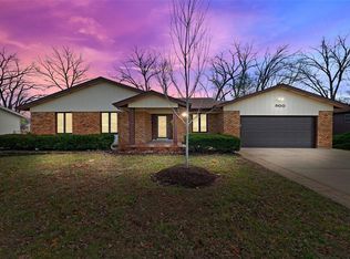 900 Ruth Dr, Saint Charles, MO 63301