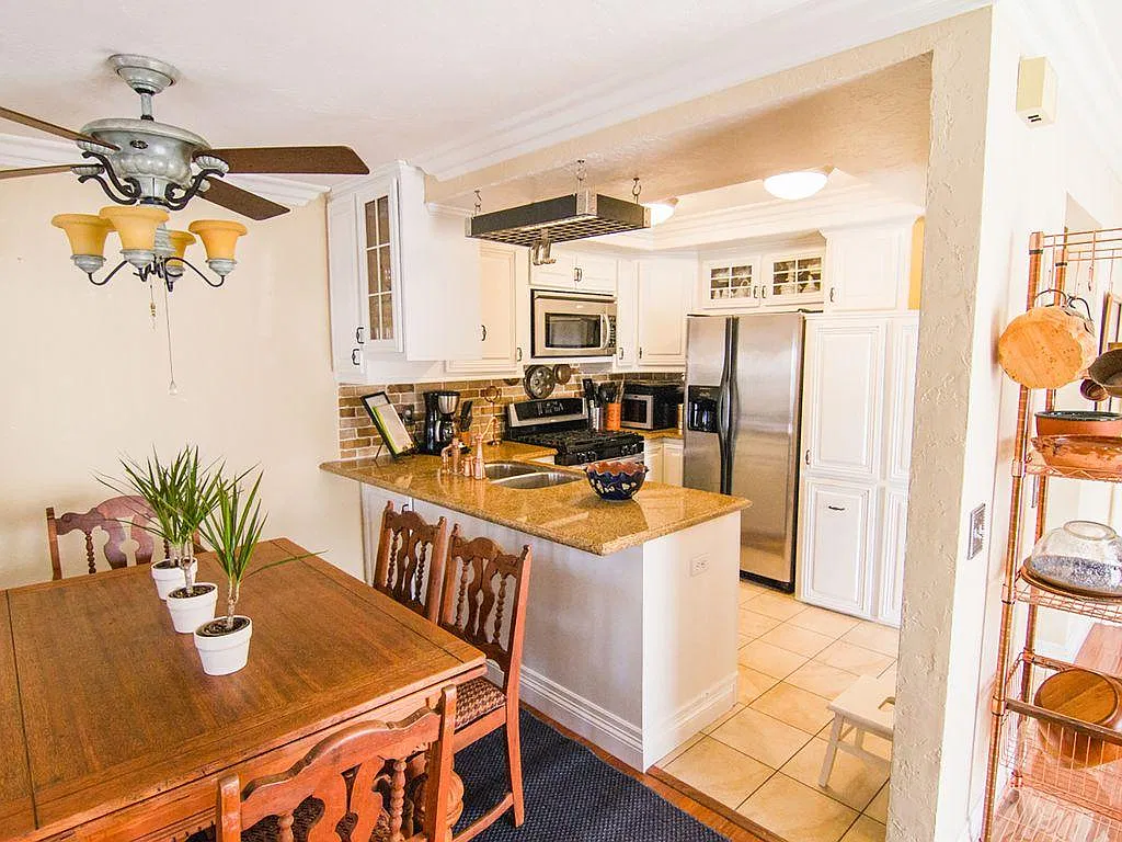 3 bed, 1700 sqft, $9,000 — Photo 3
