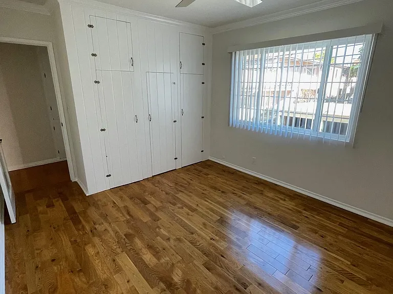 1433 Yale St #E — Photo 13