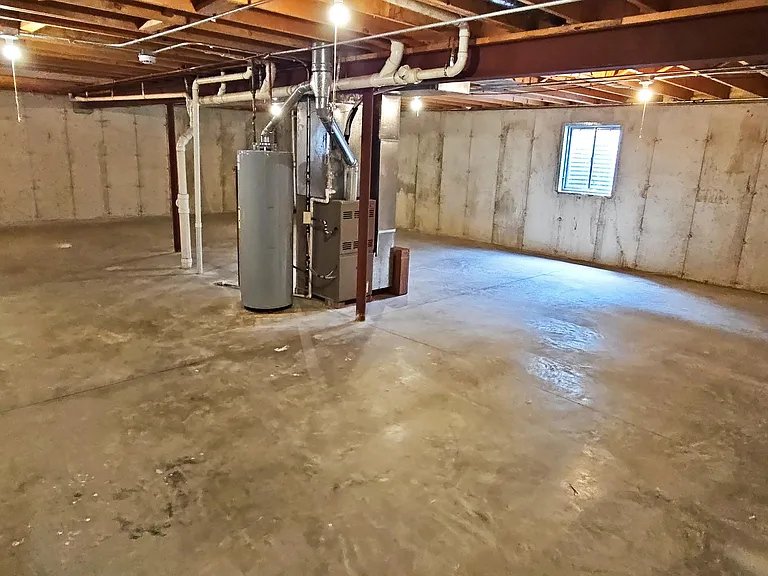 1600 Schubert Dr — Photo 13