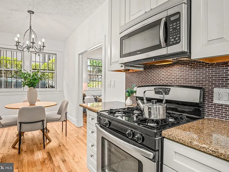 2032 Belmont Rd NW #123 — Photo 8