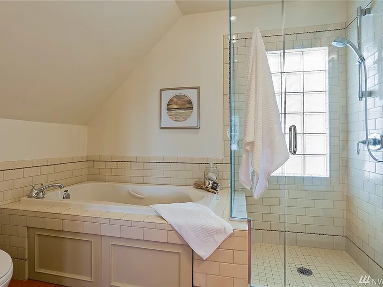 6240 Sycamore Ave NW — Photo 9