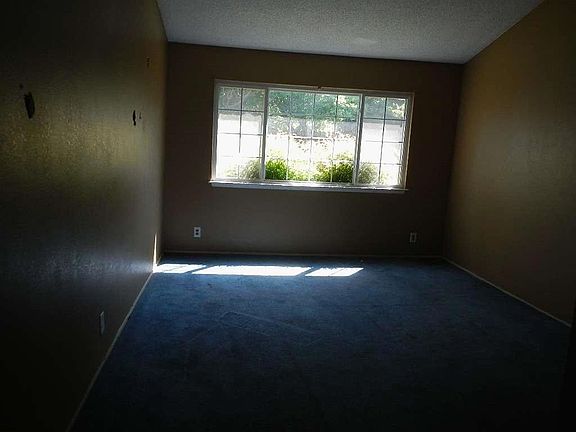 5th image of 249 Carlsbad Pl