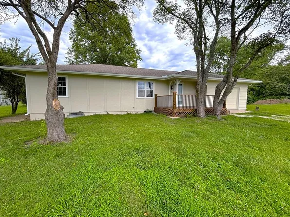 605 E 2nd St, Creighton, MO 64739