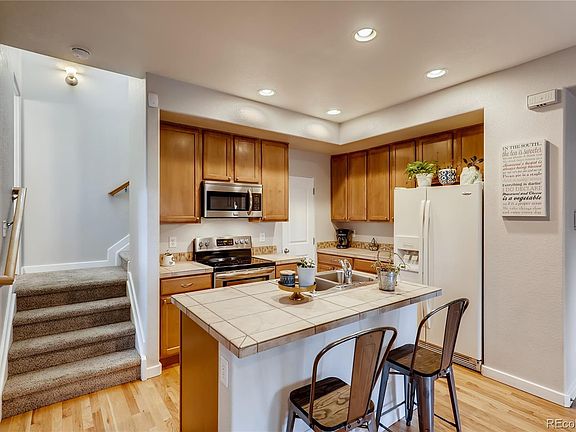 2nd image of 2214 N Valentia St