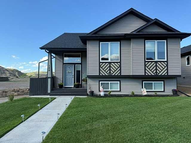 1st image of 148 S 10th Ave SE