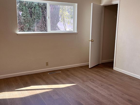 3rd image of 435 N Kingston St