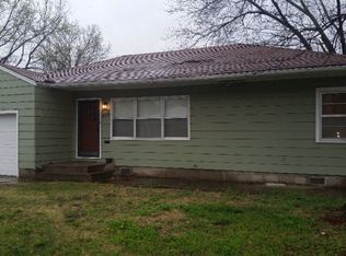 402 Suncrest Dr, Pittsburg, KS 66762