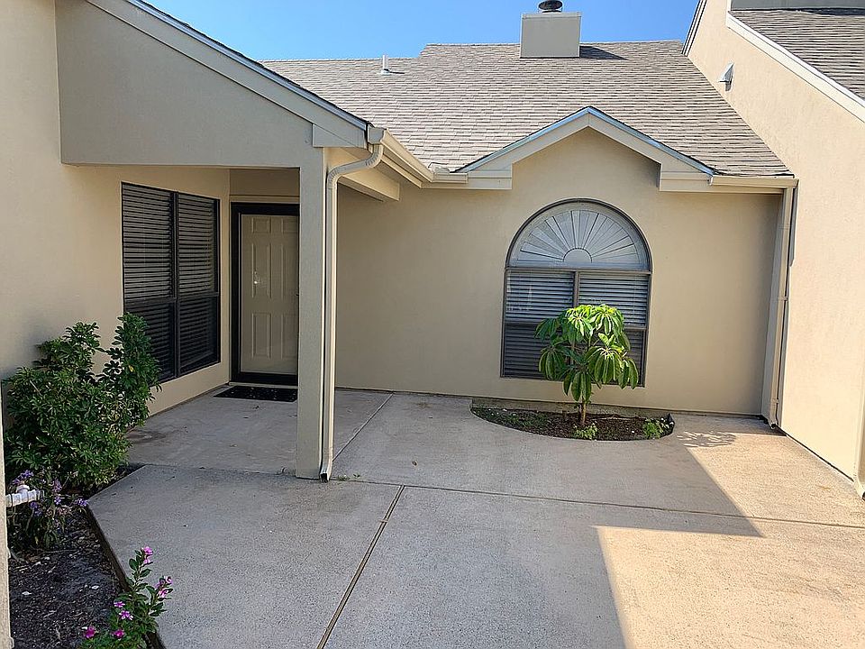 1st image of 106 Pebble Creek Dr