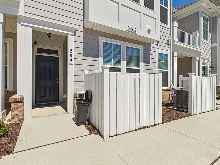 12102 Oxford Landing Dr #204 — Photo 3