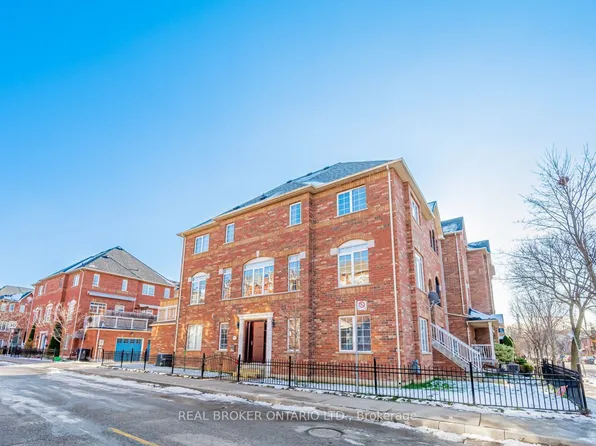 102 Natalie Pl, Toronto, ON M4M 3P7