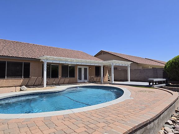 5th image of 4117 W Menadota Dr
