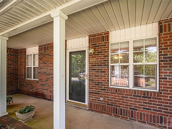 5th image of 409 S Ashe Ave