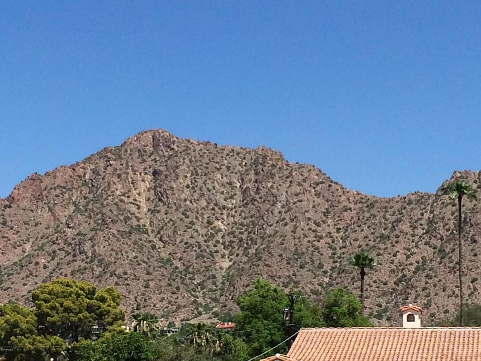 2nd image of 5815 E Calle Del Norte