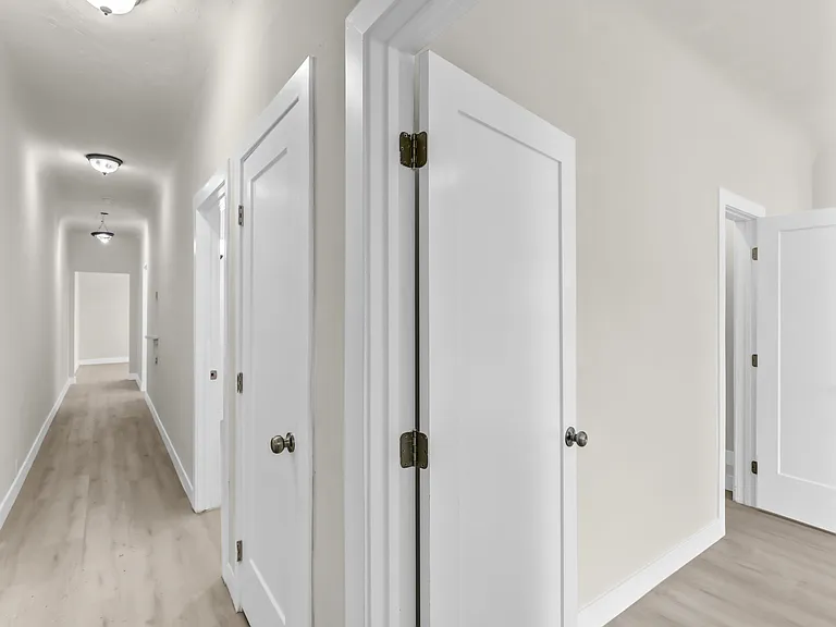 211 N Vendome St #1/2 — Photo 12