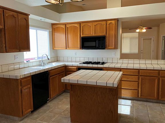 4th image of 2445 Rainwood Dr