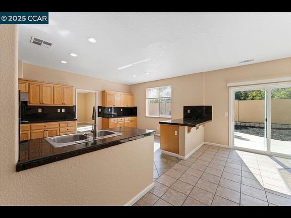 5th image of 4651 Shetland Way
