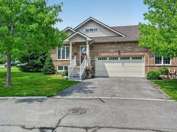 909 Wentworth St #2, Peterborough, ON K9J 8R7