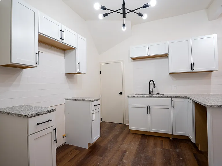 634 Northrup Ave — Photo 5