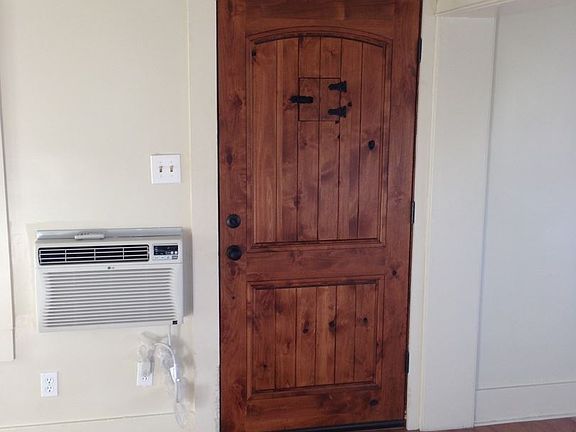 5th image of 1152 N Madison Ave