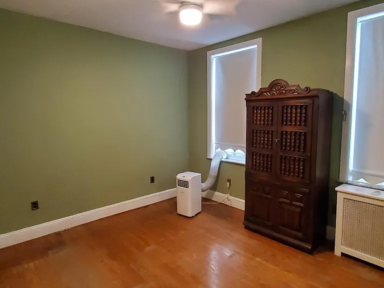 1033 Jackson St — Photo 35