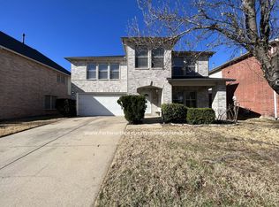 324 Canyon Oak Ct, Fort Worth, TX 76112