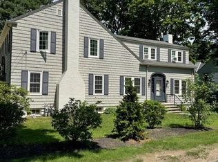 4 Surf Ln, Cape Elizabeth, ME 04107