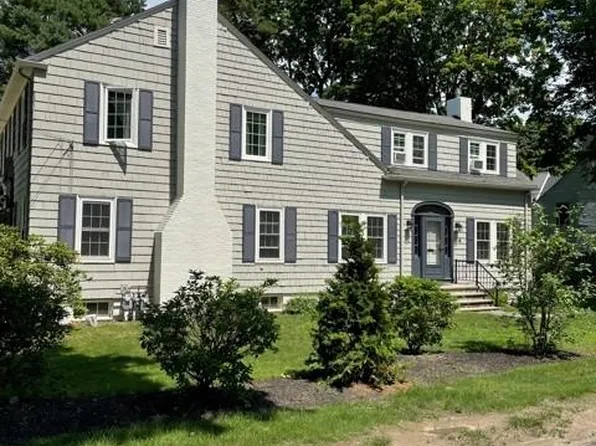 4 Surf Ln, Cape Elizabeth, ME 04107