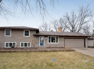 8626 Isle Ave S, Cottage Grove, MN 55016