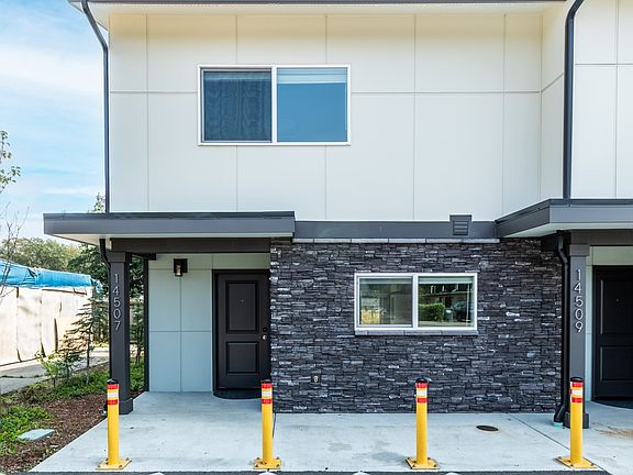 3rd image of 14507 14511 Union Avenue SW