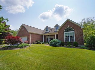 9454 Old Village Dr, Loveland, OH 45140