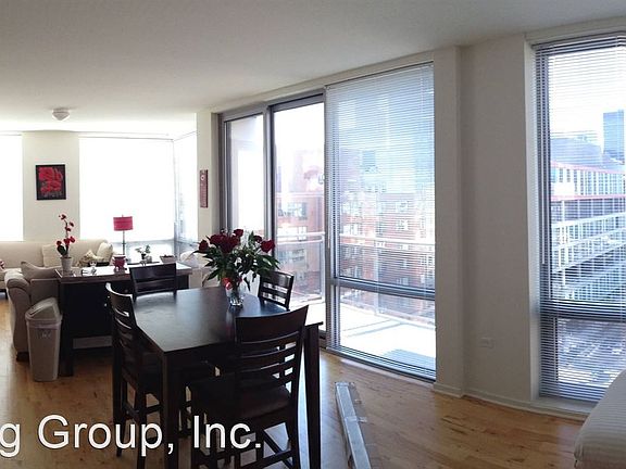 2nd image of 1 E 8th St APT 1008