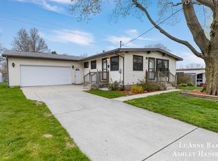 125 Highland Dr, Rockford, MI