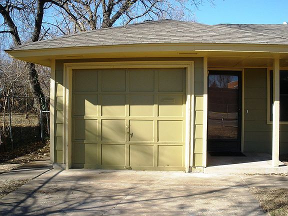 3rd image of 312 N Stewart Ave
