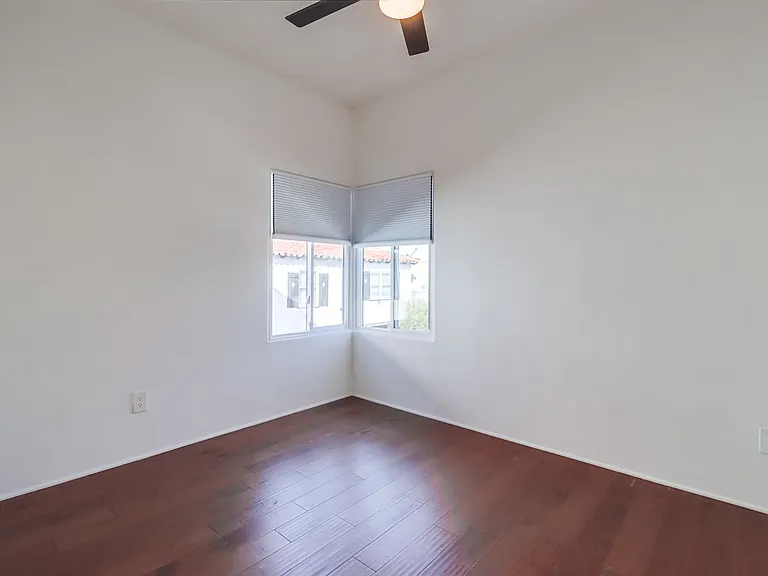 2455 Union St — Photo 17