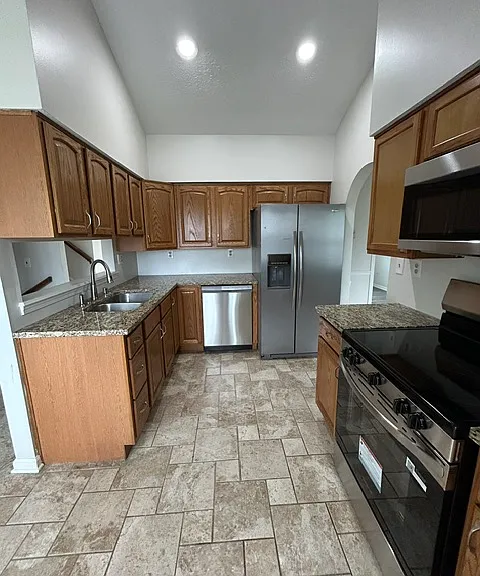 8605 Amerivan Dr — Photo 16