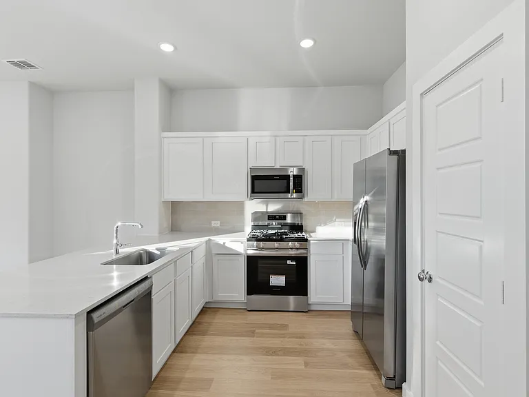 3912 Sandstone Dr — Photo 8