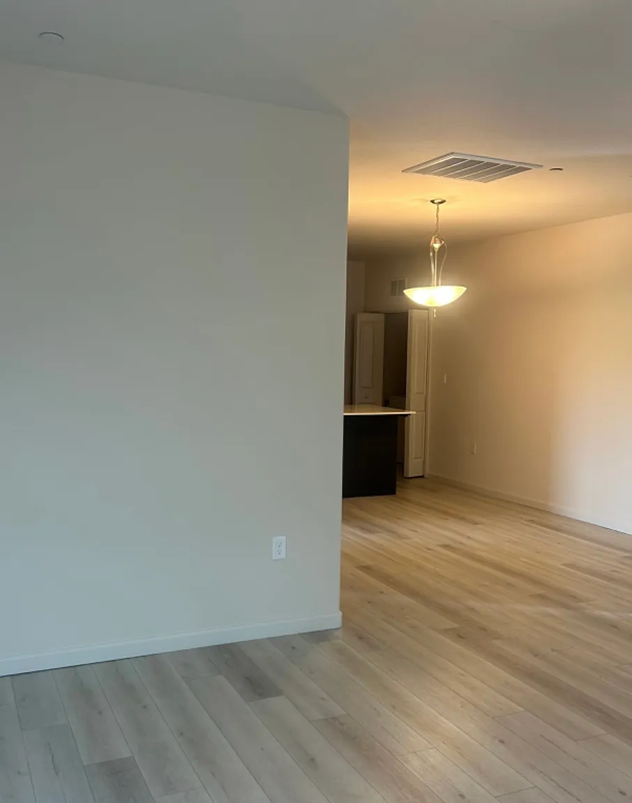 3 bed, 1033 sqft, $2,025 — Photo 4