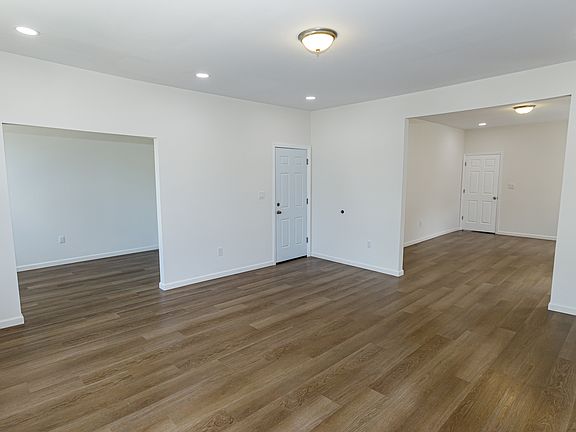 5th image of 182 Ellery Ave Floor 2