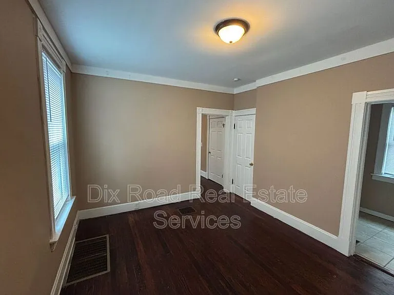 411 Millikin St — Photo 8