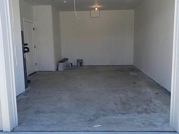4th image of 2384 Herbert St