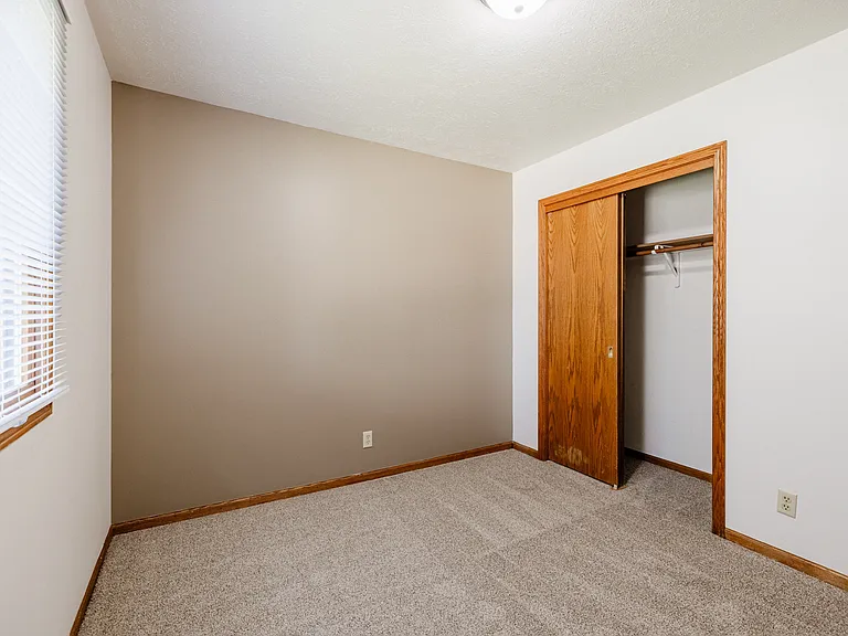 5155 S 80th St — Photo 13