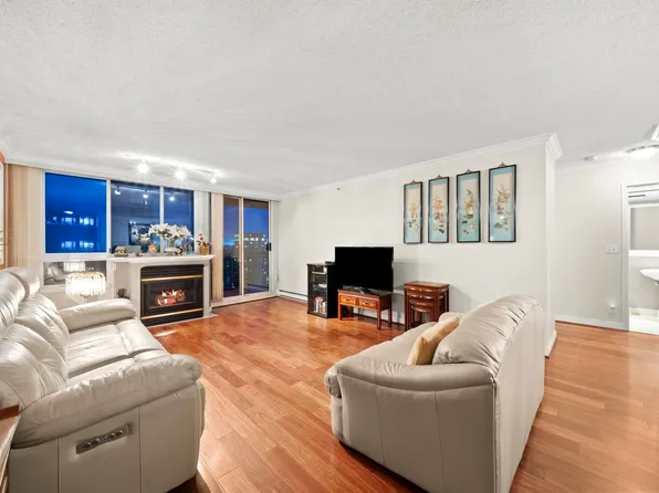 555 Austin Ave #1801, Coquitlam, BC V3K 6R8