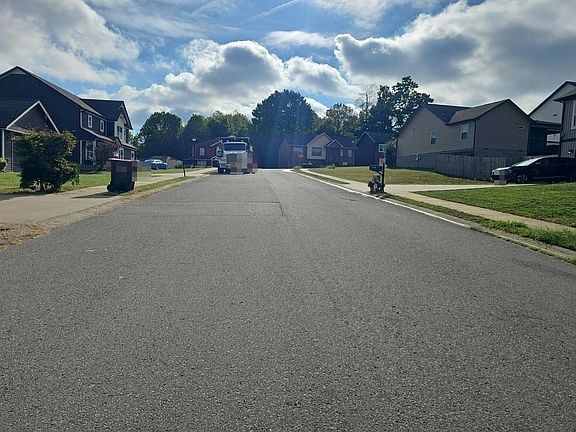 4th image of 2908 Feng Way
