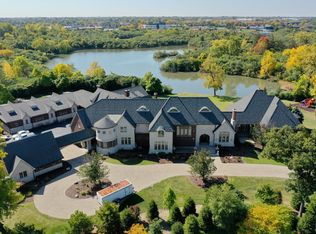 125 Breakenridge Farm, Oak Brook, IL 60523