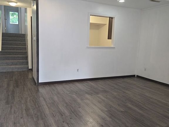 3rd image of 2305 Southridge Dr APT D